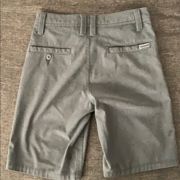 Boys Volcom shorts - Picture 4 of 5